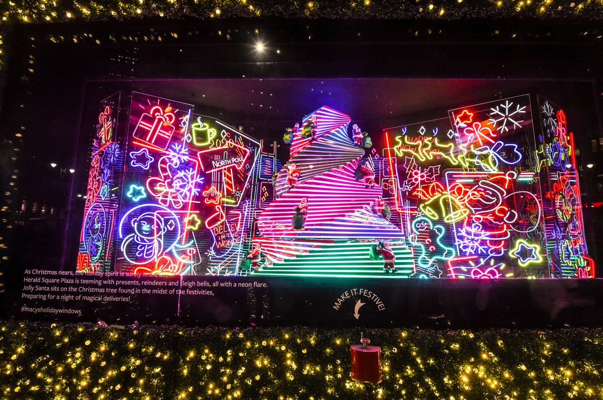 Macy’s Herald Square Holiday Window Unveiling