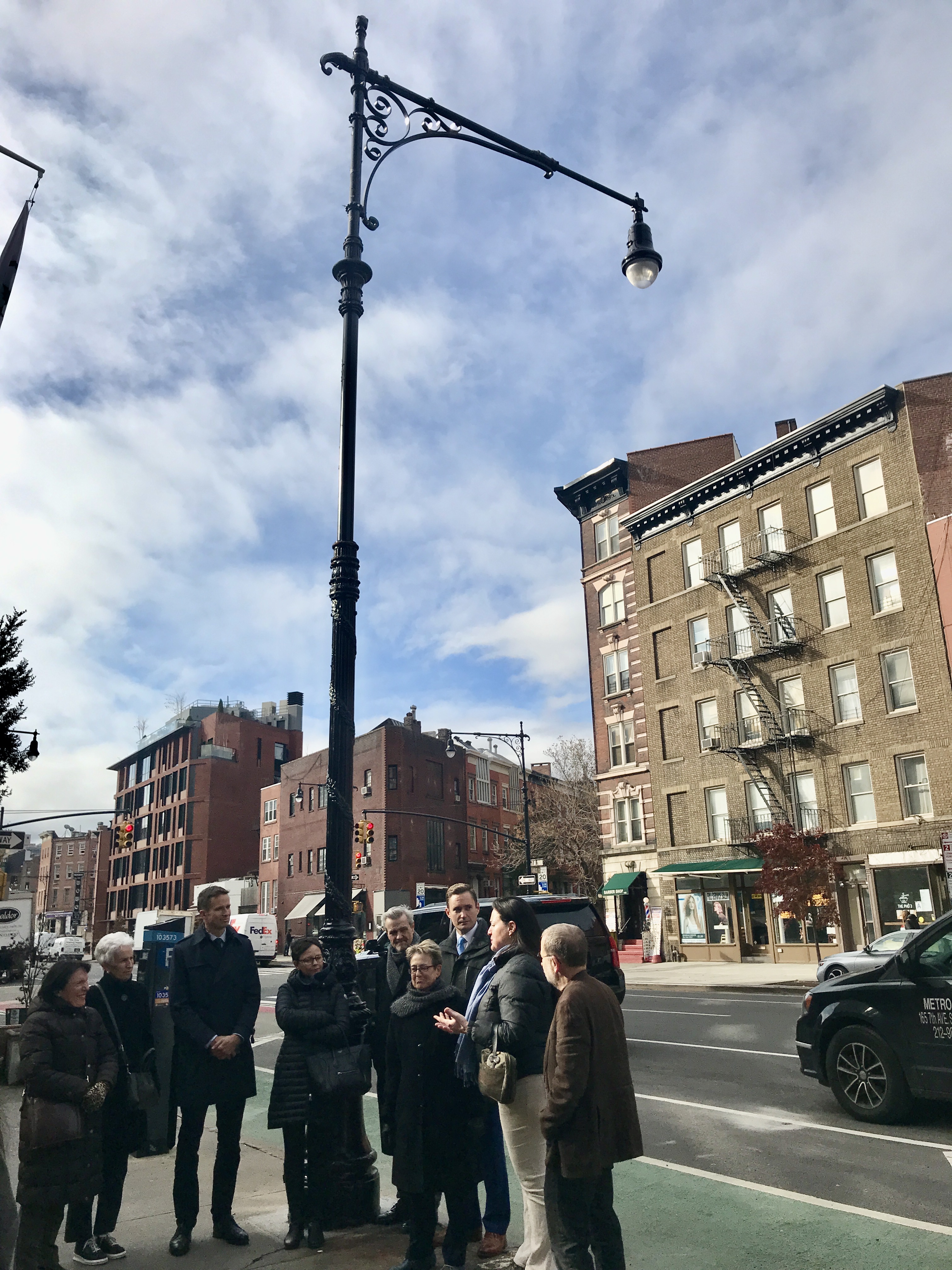 West Village finally gets old-fashioned street lights 1