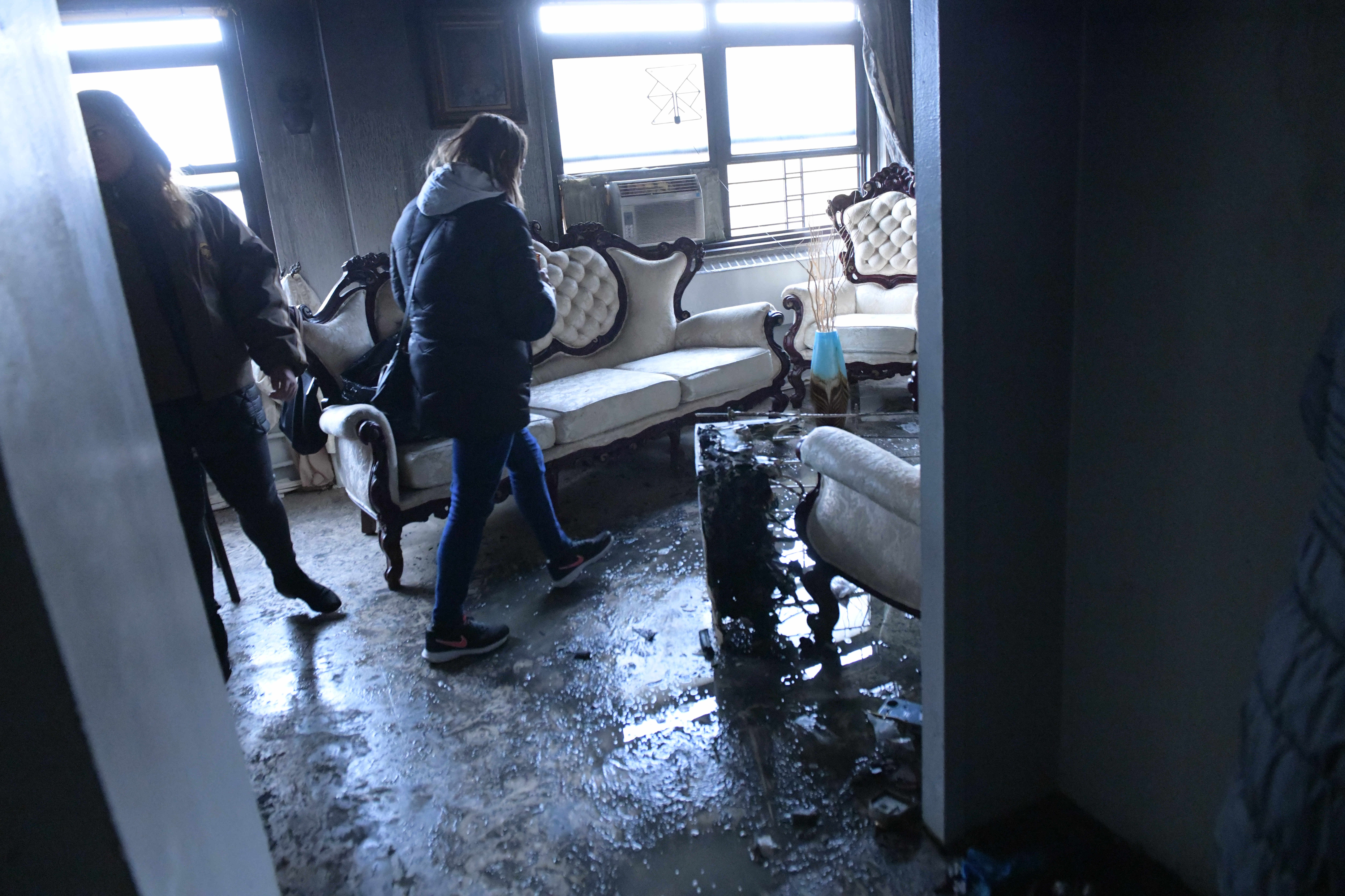 'Suspicious' fire injures 1 at Brooklyn housing complex: FDNY sources 3