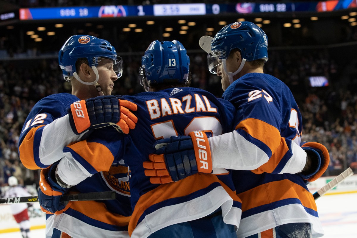 Mathew Barzal, Josh Bailey, Anders Lee