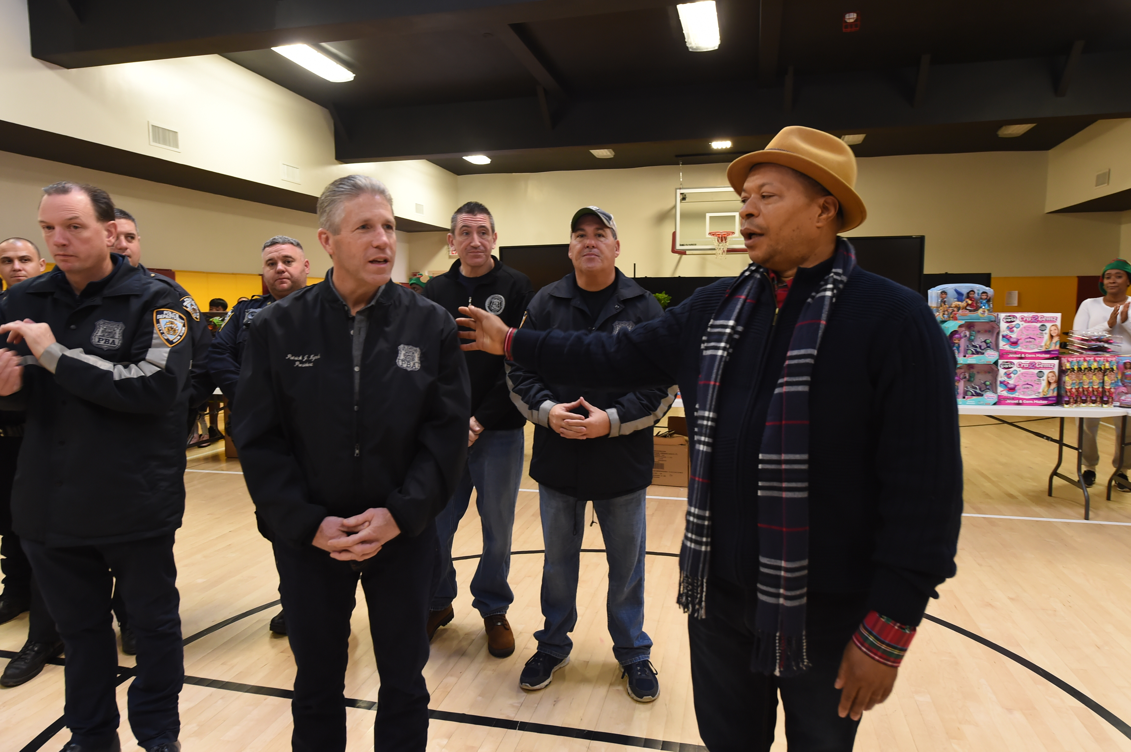 Police union delivers an early Christmas to Brooklyn & Queens kids 5