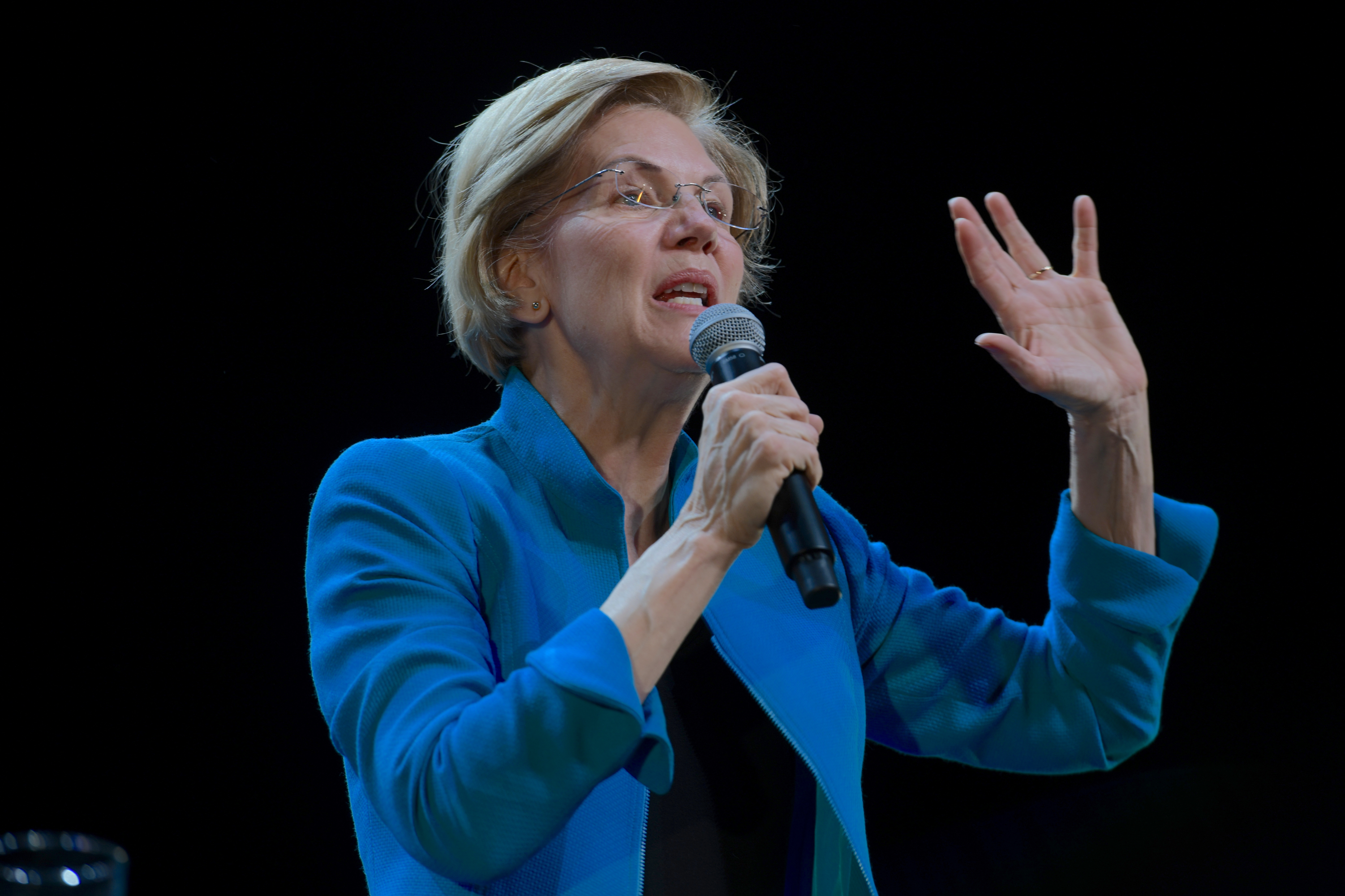 Elizabeth Warren, Julian Castro talk Iran in Brooklyn amid reported missile attack 2