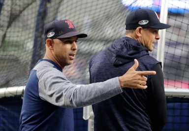 Alex Cora, Aaron Boone