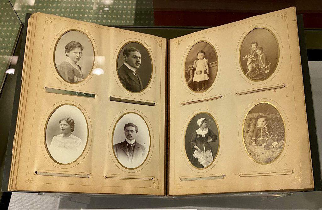 New museum exhibit shows history of Jewish migration to Manhattan 4