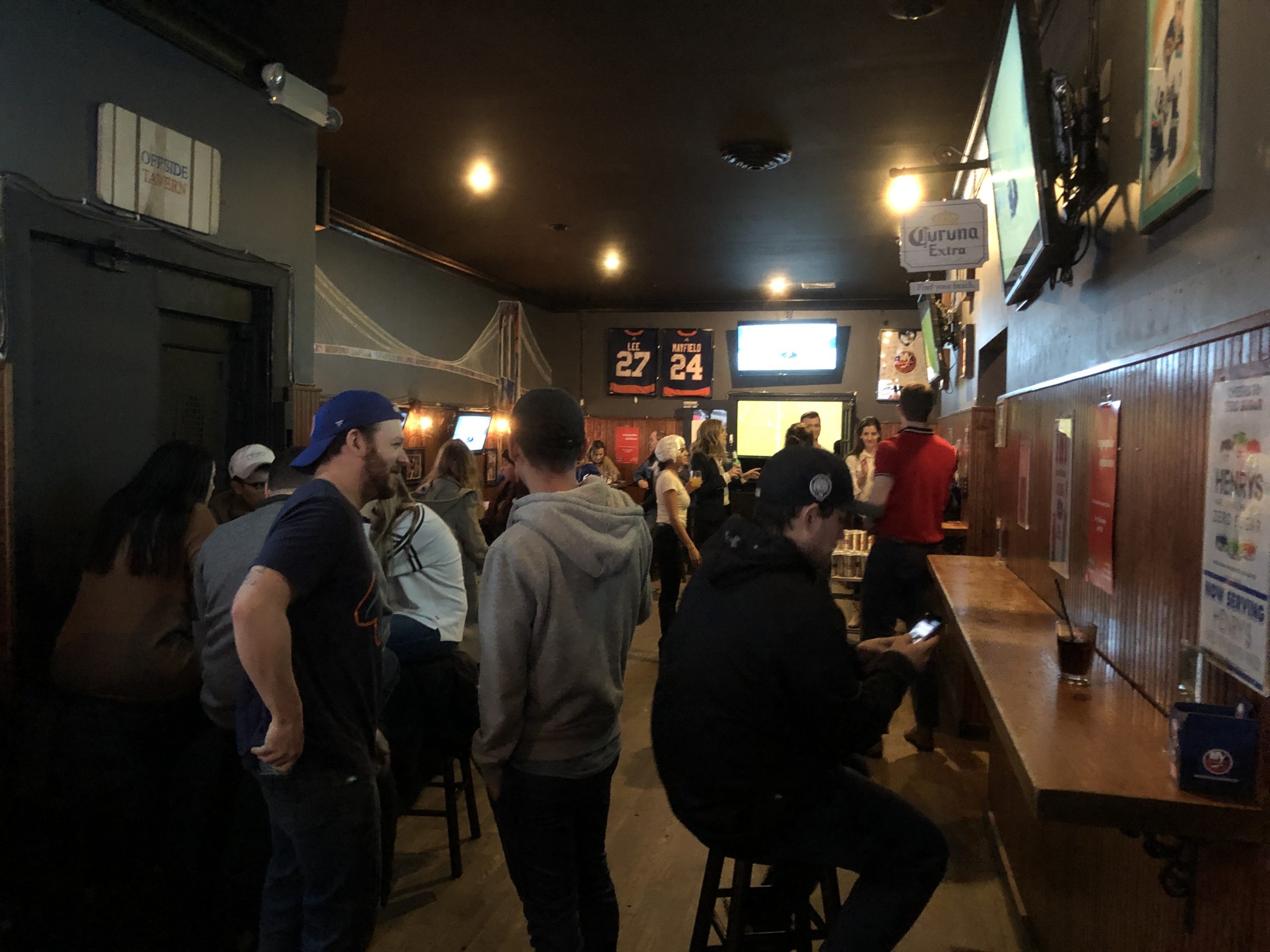 Offside Tavern: Fort Ever Booze for Islanders fans in NYC 3