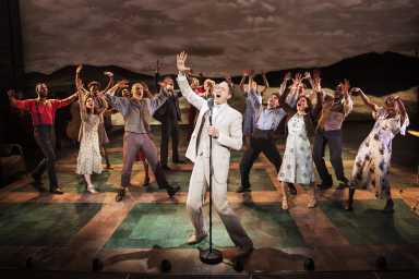 Todd Almond and the Cast of Girl From The North Country on Broadway – photo by Matthew Murphy – 1233