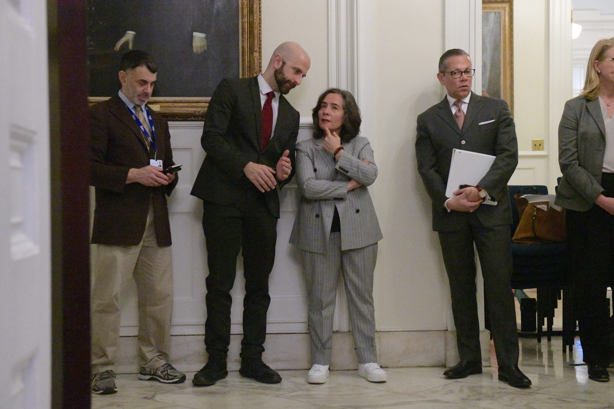 Health 'detectives' look into Manhattan attorney's coronavirus case to help combat illness 4
