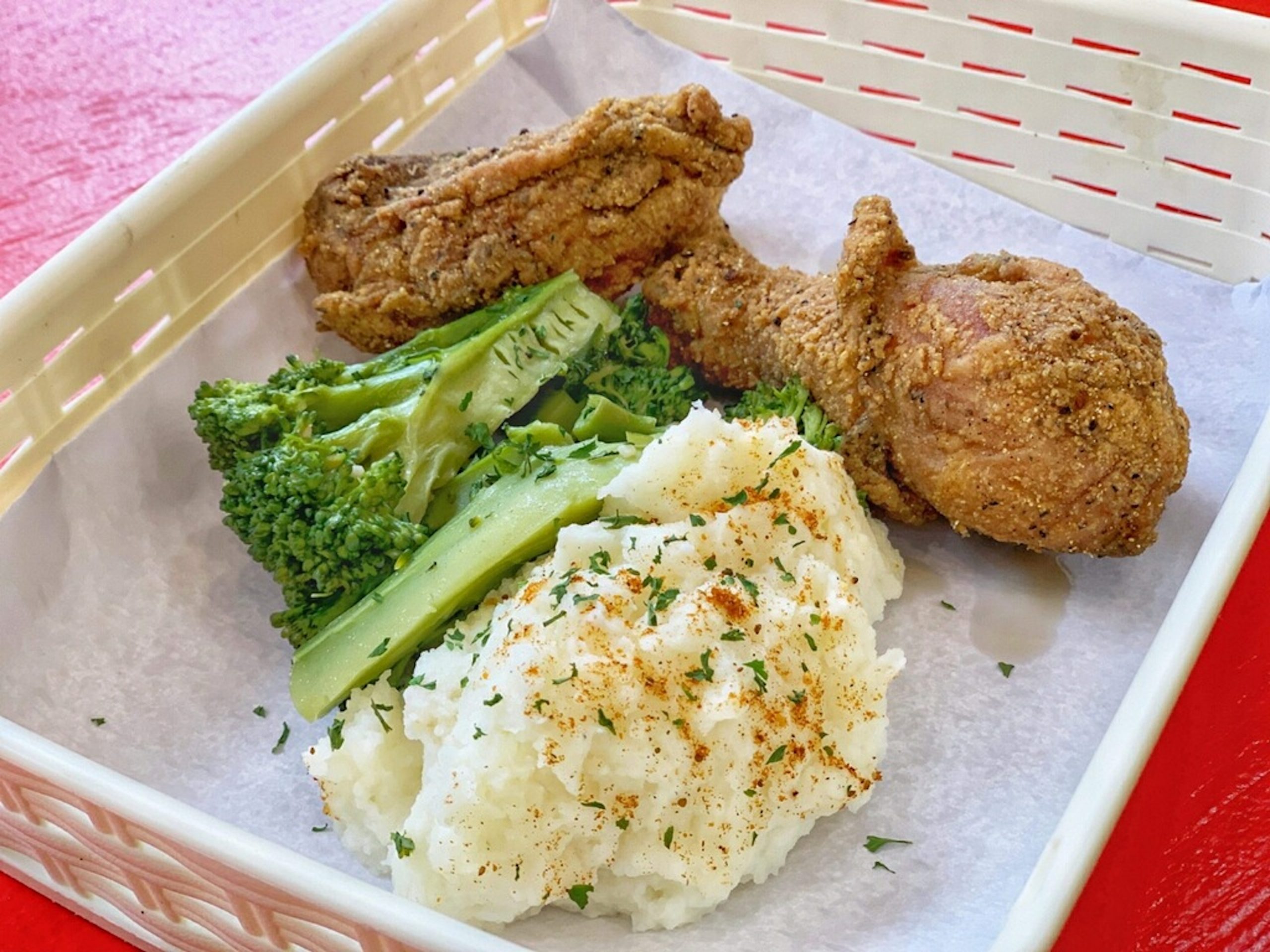 Brooklyn restaurateur serving up free meals for those struggling during crisis 2