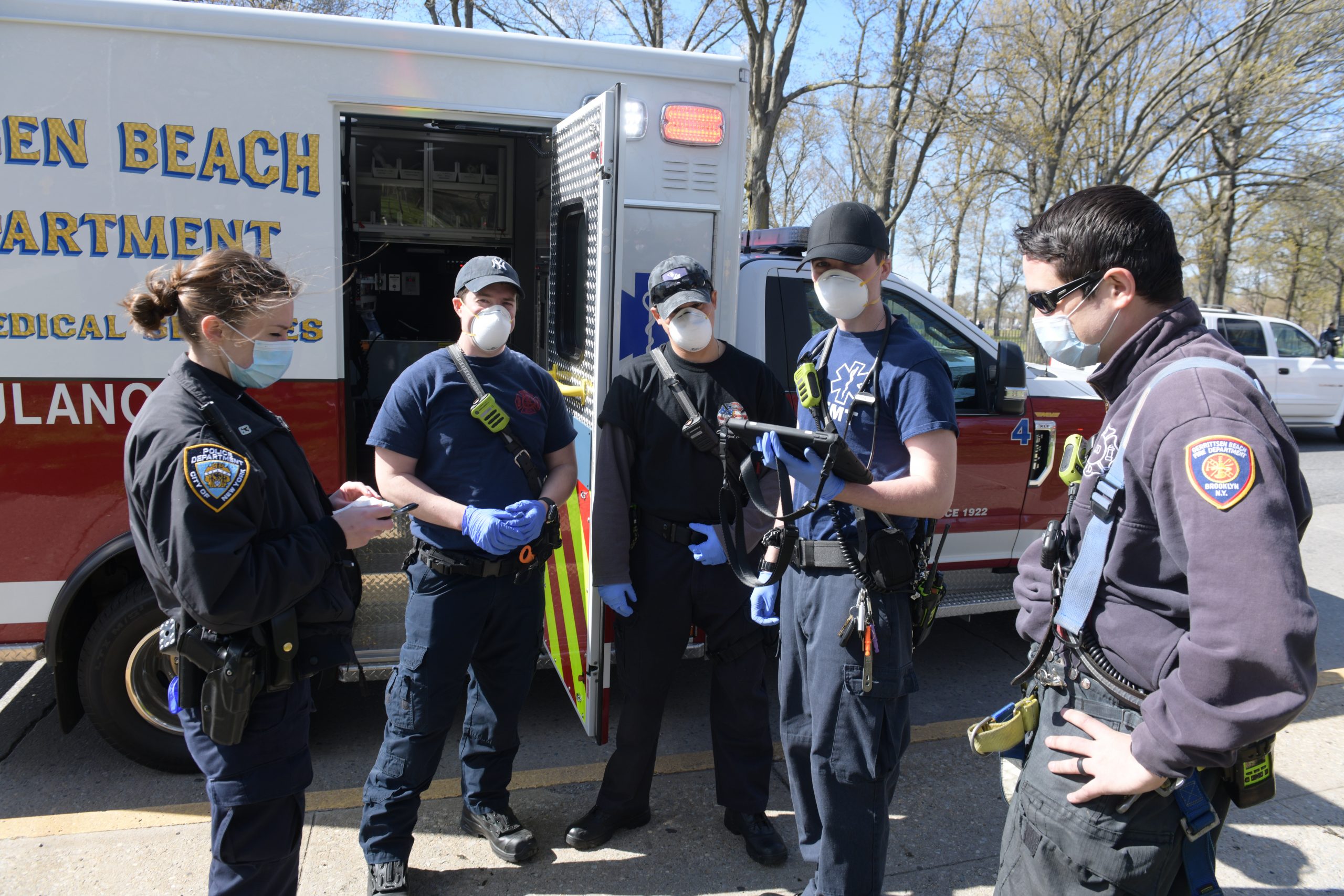 Nature walk in Brooklyn turns messy after woman gets stuck knee-deep in mud 3