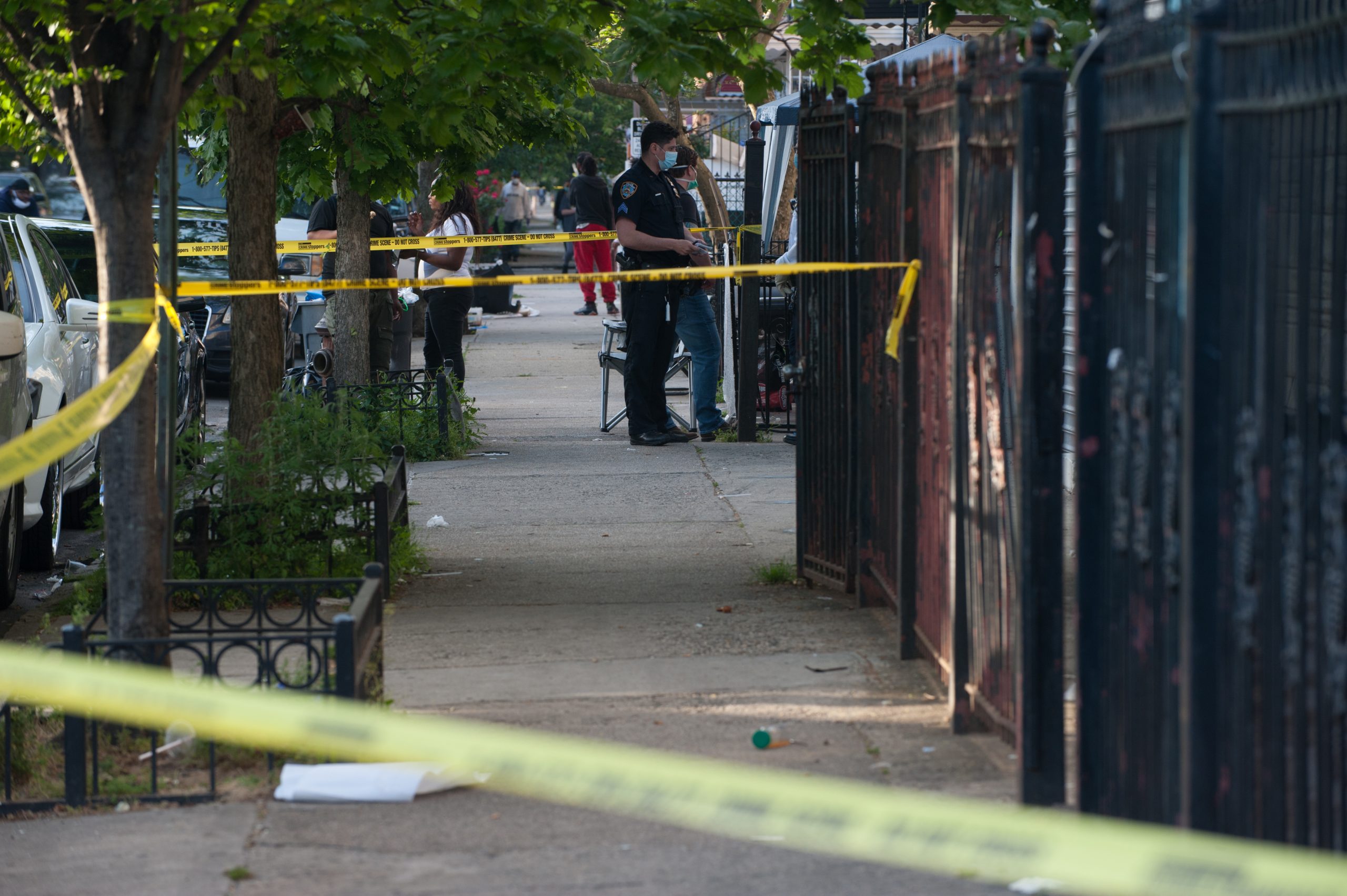 Search continues for suspect behind deadly stabbing at Brooklyn store 2