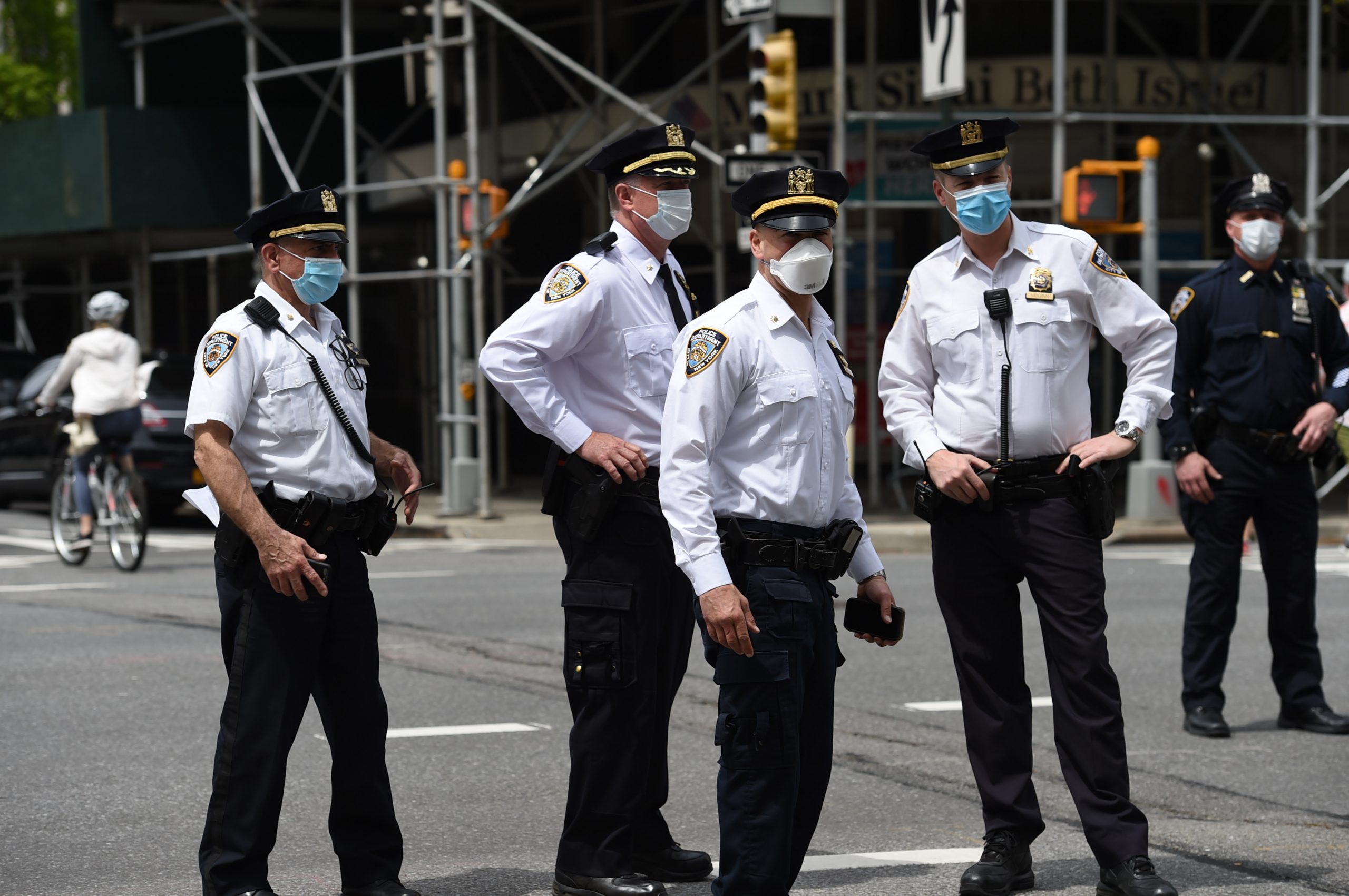 Pandemic plummet: Big crime drop in NYC, but virus poses other problems for cops 5