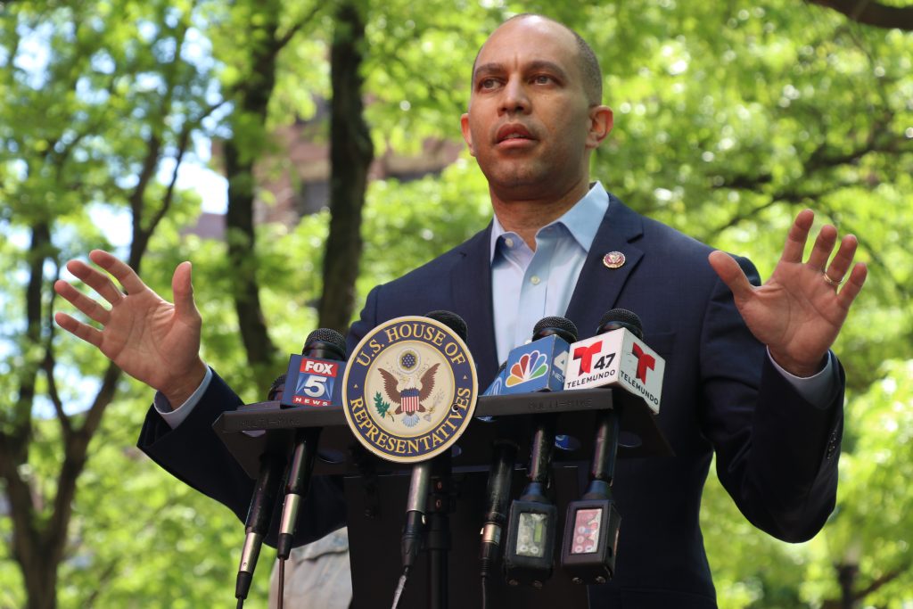 Pols call for officer filmed shoving young woman during George Floyd protest to be fired 2