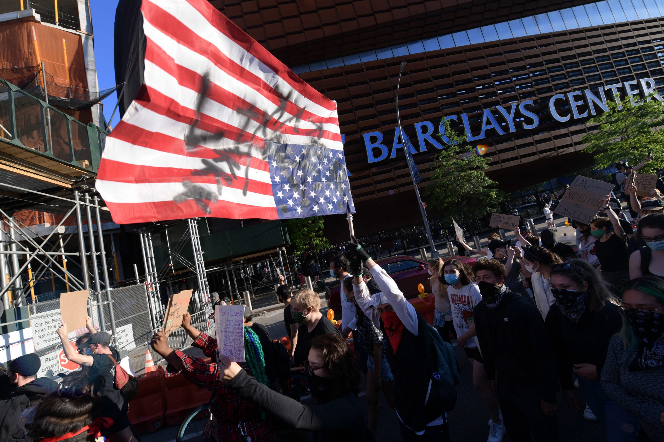 Brooklyn protests mostly peaceful, but marchers to Manhattan on path of destruction 7