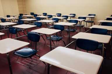 chairs-classroom-college-desks-289740-1200×800