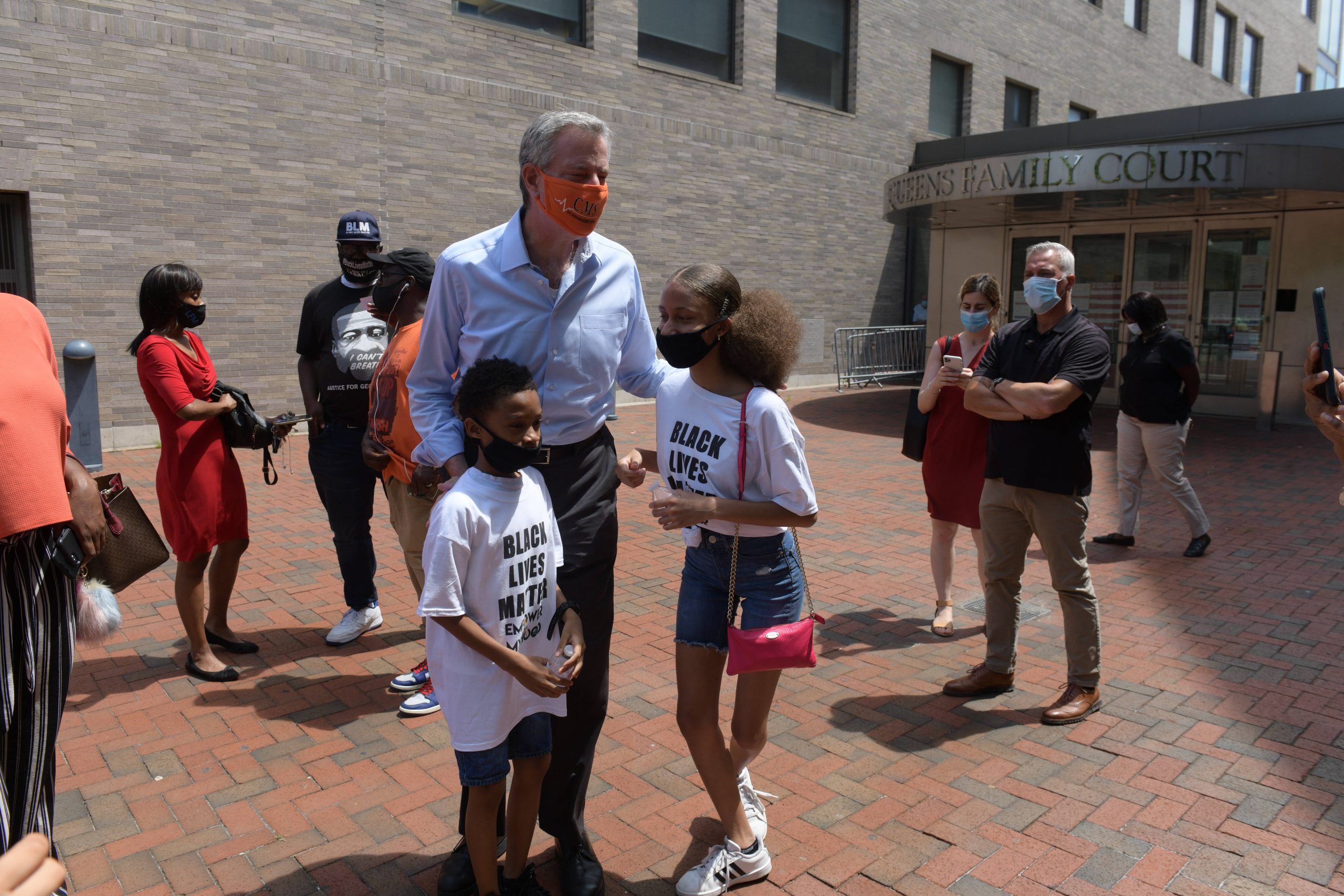 Mayor helps paint BLM mural in front of Queens family courthouse 4