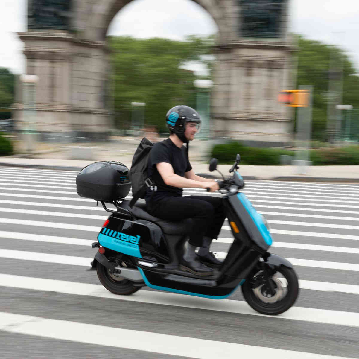 amNewYork Metro reporter Kevin Duggan trying out a Revel scooter