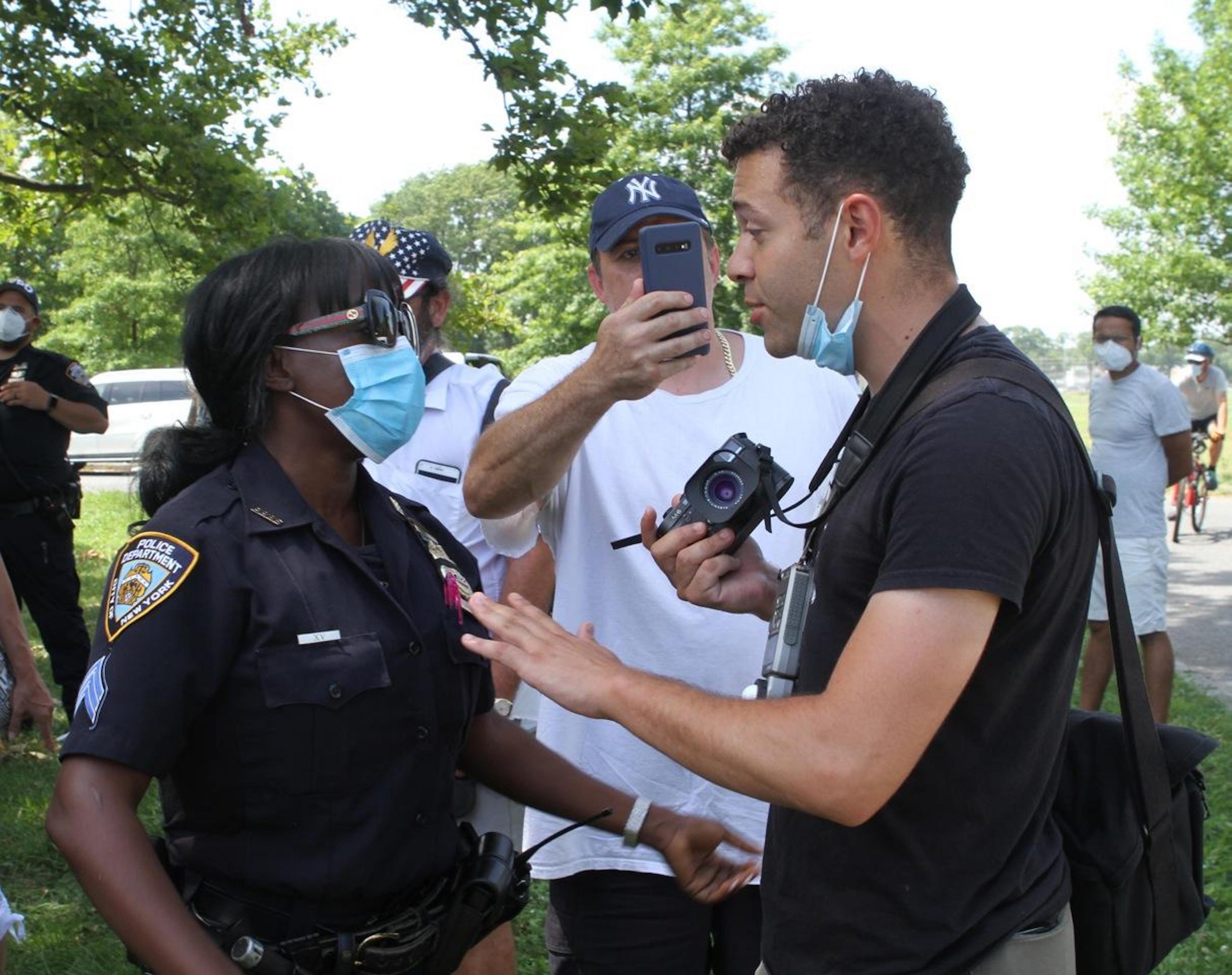 Heated words, but no blows, traded between protesters in Brooklyn 5