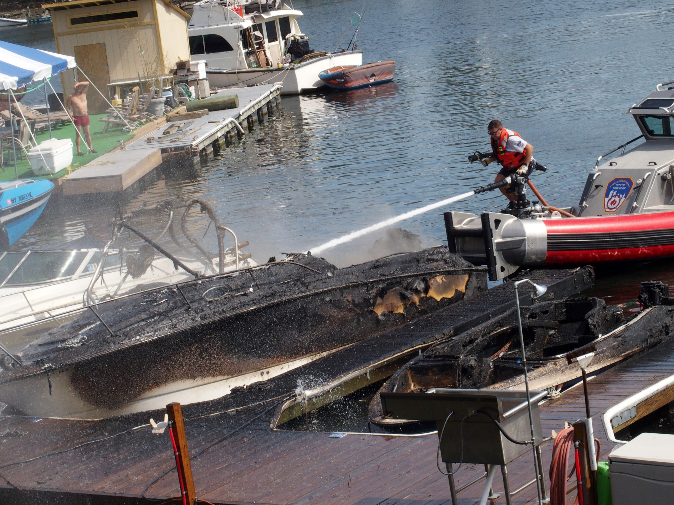 Probe continues after three boats are burned at Brooklyn dock 2