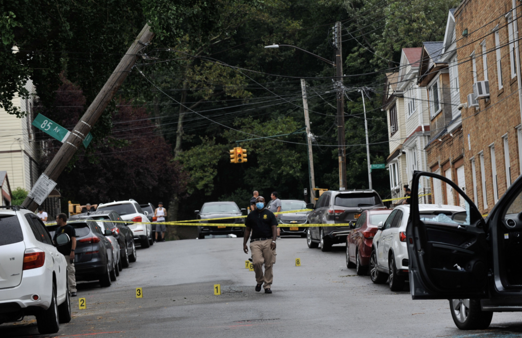 Early-morning shooting in Queens leaves one man dead, another injured 2