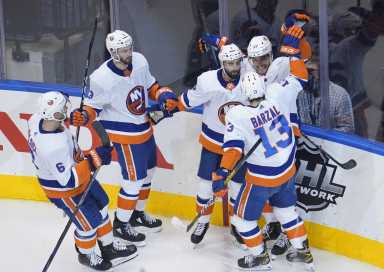Anders Lee Game 1 Flyers Islanders