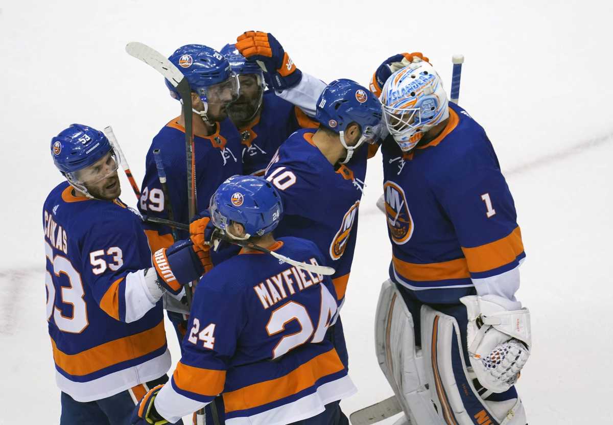 NHL: Stanley Cup Playoffs-Philadelphia Flyers at New York Islanders
