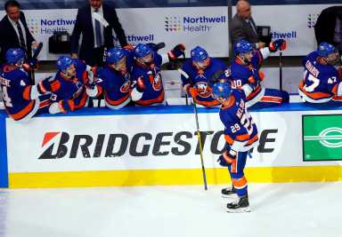 2020-09-12T030509Z_1022950878_NOCID_RTRMADP_3_NHL-STANLEY-CUP-PLAYOFFS-TAMPA-BAY-LIGHTNING-AT-NEW-YORK-ISLANDERS