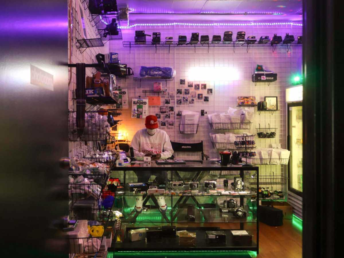bushwick-brooklyn-photodom-store-1717-broadway-chubert-2020-1-1536×1154