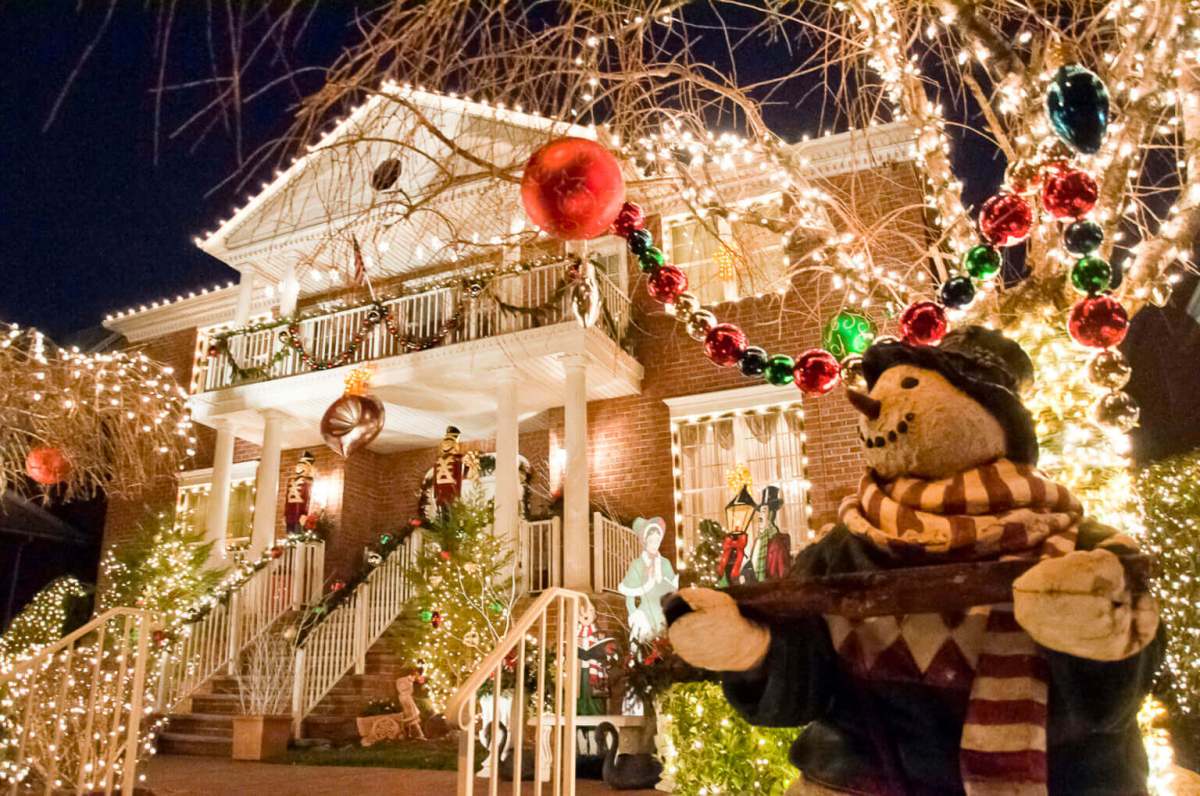 spread-dyker-lights-5-2020-11-27BCPRINT_WEB-1536×1020