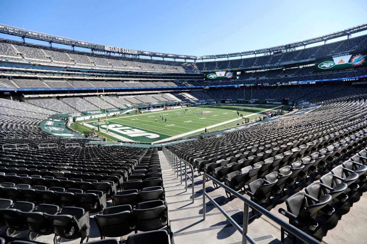 NFL: Miami Dolphins at New York Jets