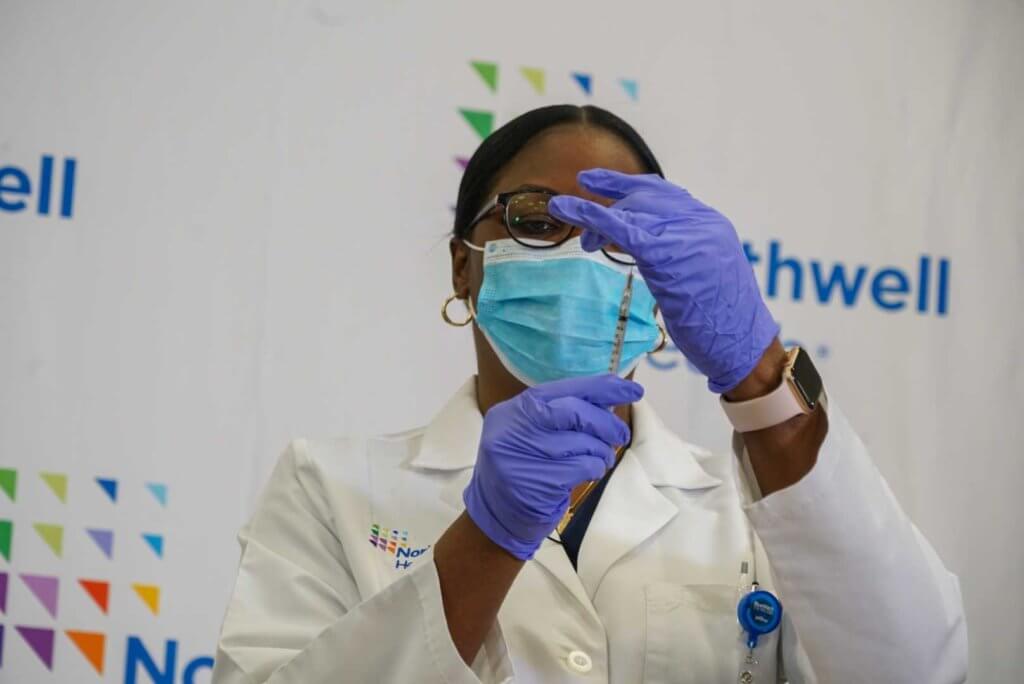 Frontline healthcare workers at LIJ receive first COVID-19 vaccinations 3