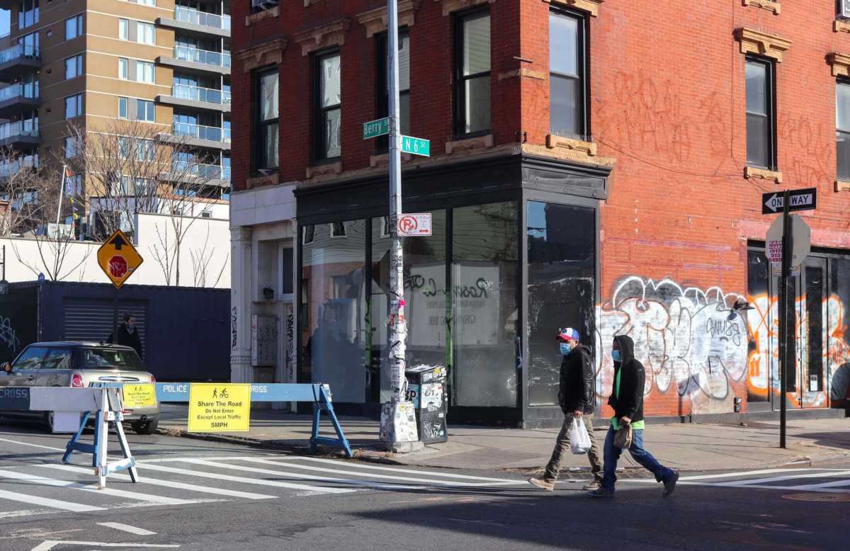 williamsburg-brookly-empty-storefront-north-6th-street-dec-2020-chubert-2