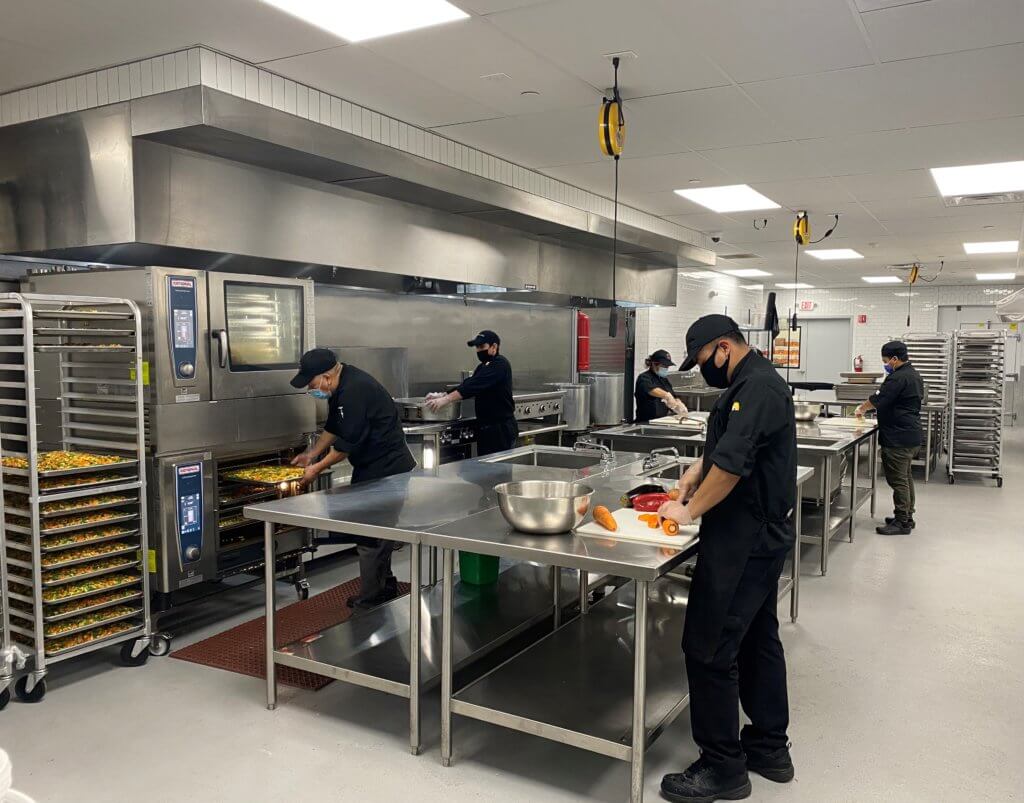Catering company helps feed New York City's elderly, one meal at a time 2