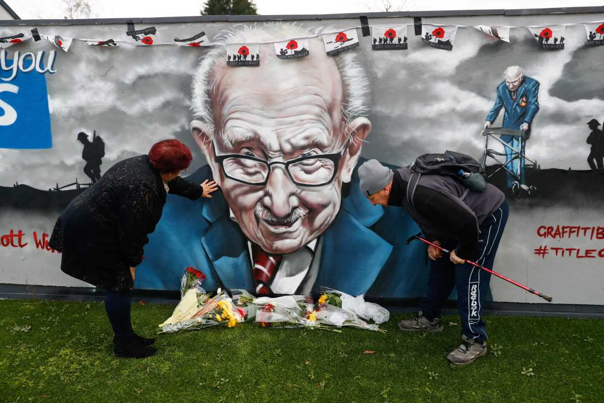 Mural of late record-breaking centenarian Captain Tom in Two Gates