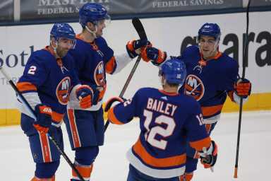 NHL: Pittsburgh Penguins at New York Islanders