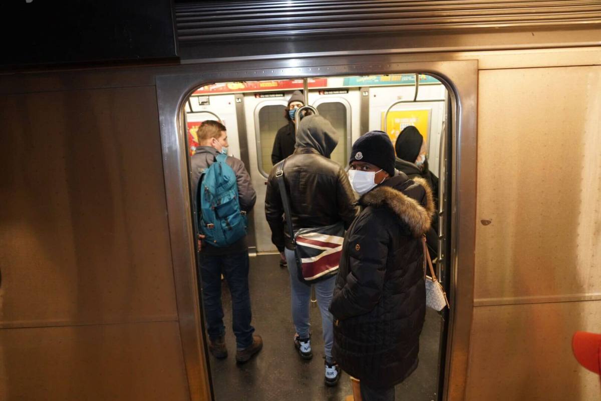 subway-train-manhattan-021521-3