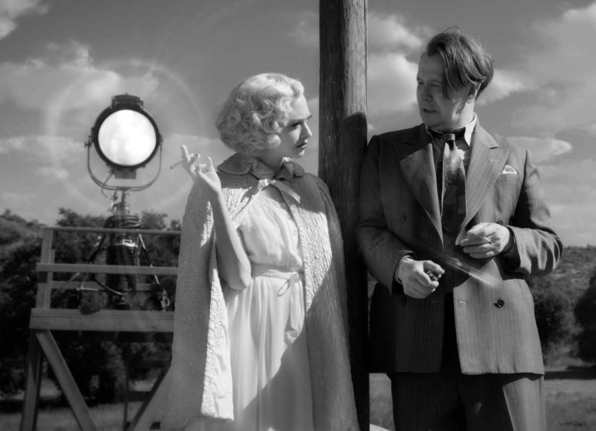Amanda Seyfried as Marion Davies and Gary Oldman as Herman Mankiewicz
