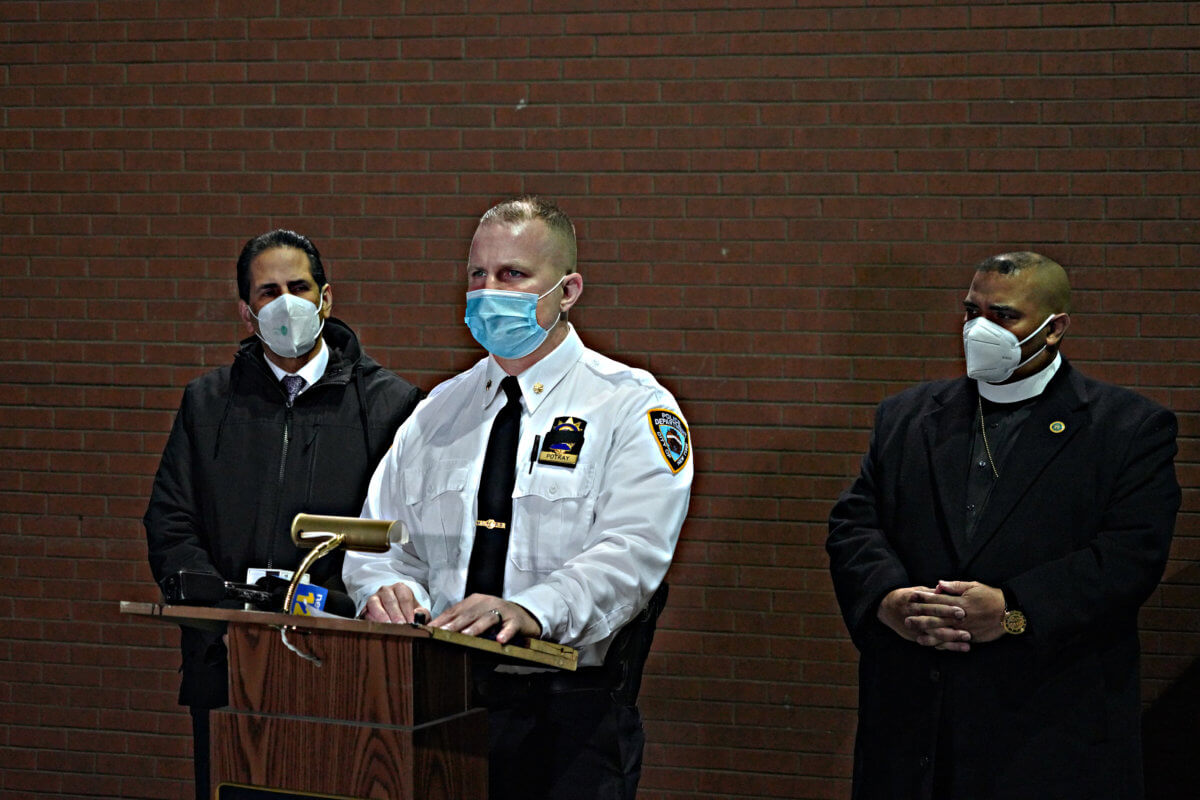 Bronx police hold vigil for fallen officer who succumbed to COVID-19 2