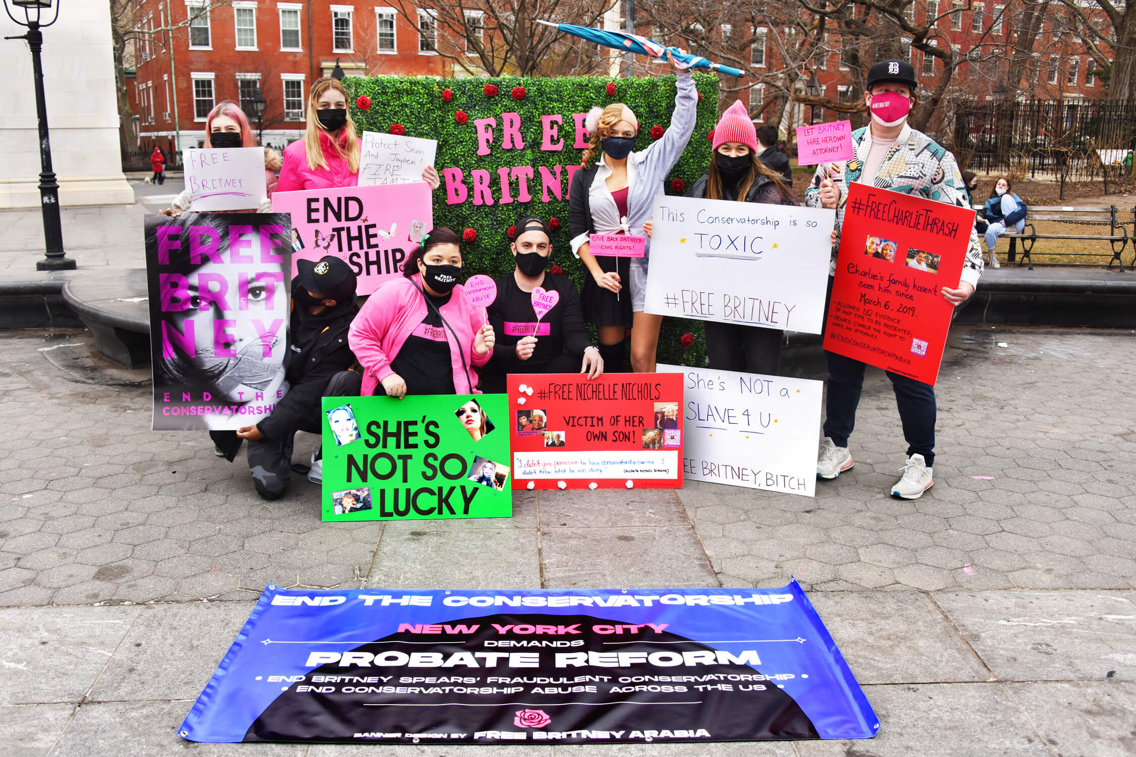 New Yorkers flock to Washington Square Park in support of 'Free Britney' movement 9
