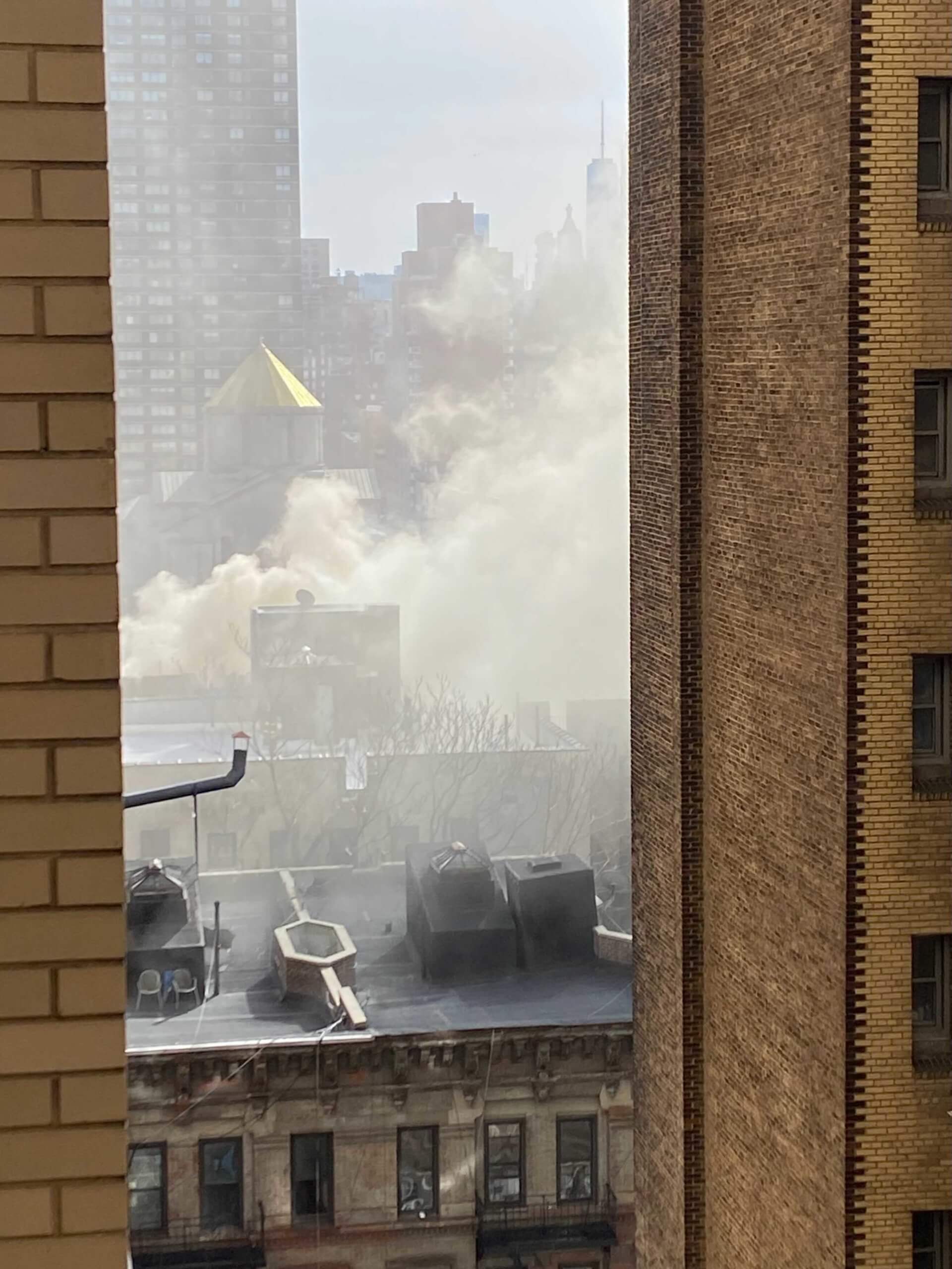 PHOTOS: Massive FDNY response after four-alarm blaze engulfs Manhattan apartment building 2