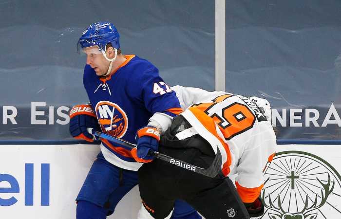 Leo Komarov Islanders