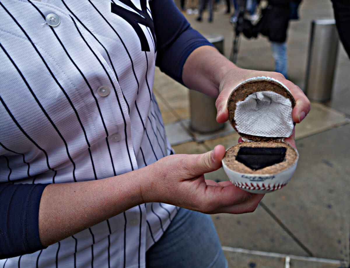 Yankee fans return to the Stadium for their first Opening Day since the onset of COVID-19 6