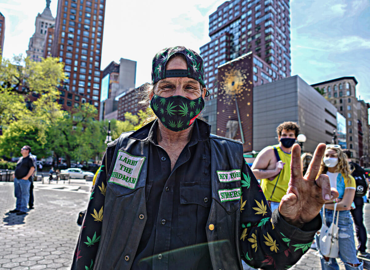 Vaxxers toke up: Activists in Union Square say 'Don’t be Doobious' of the COVID-19 vaccine 6