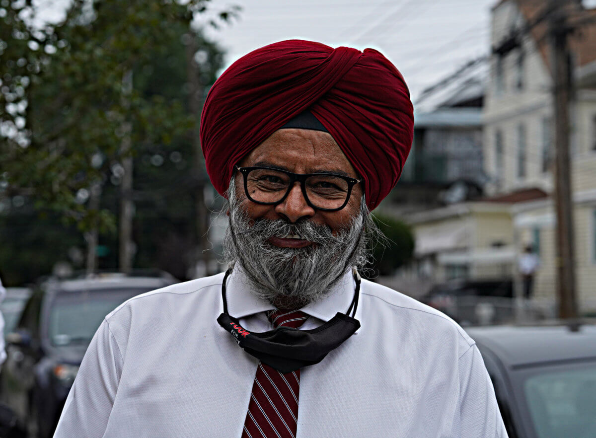 Solidarity with Sikhs: De Blasio joins turban tying ceremony in Queens 6