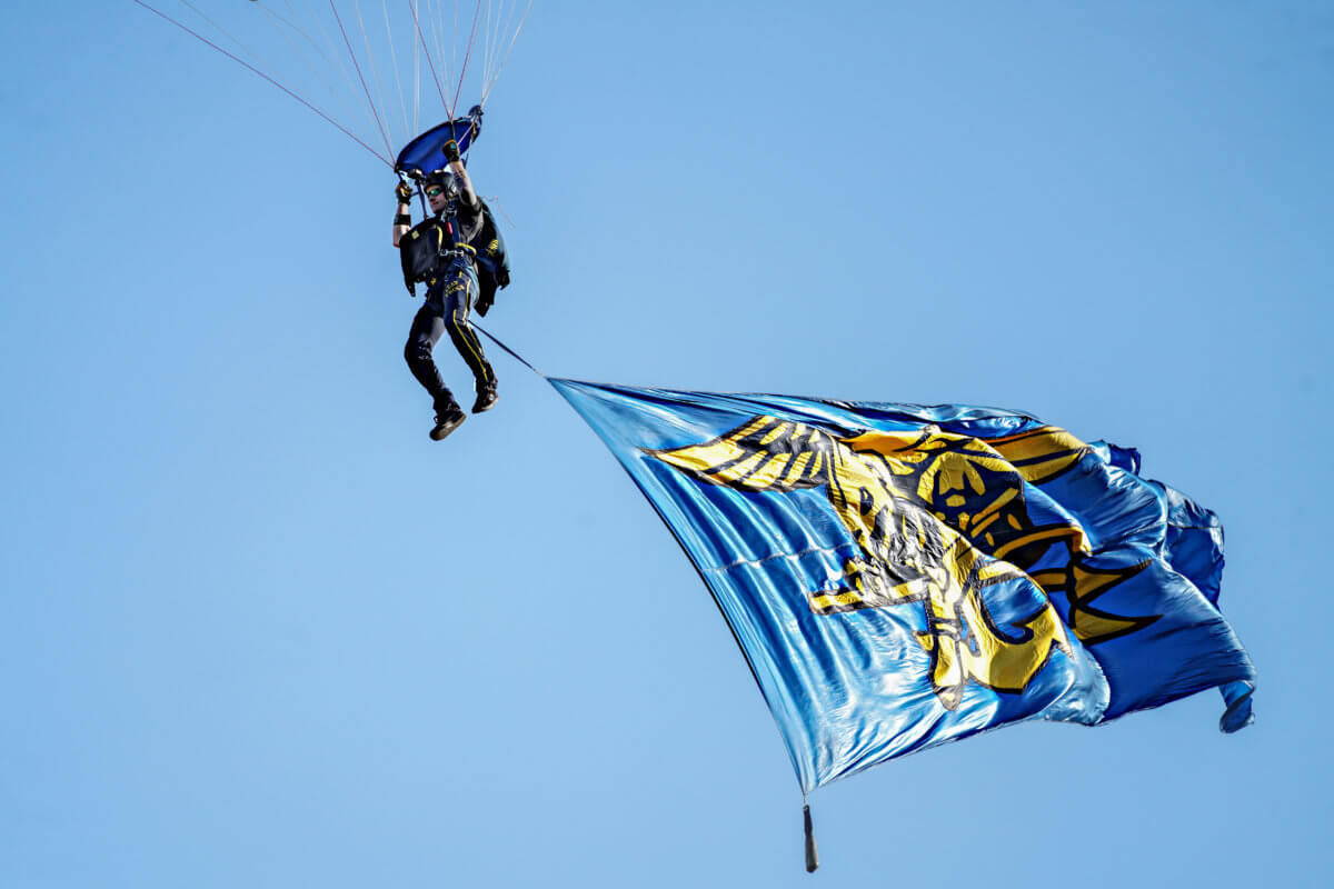 The Navy 'Leap Frogs' into Central Park during spectacular demonstration 13