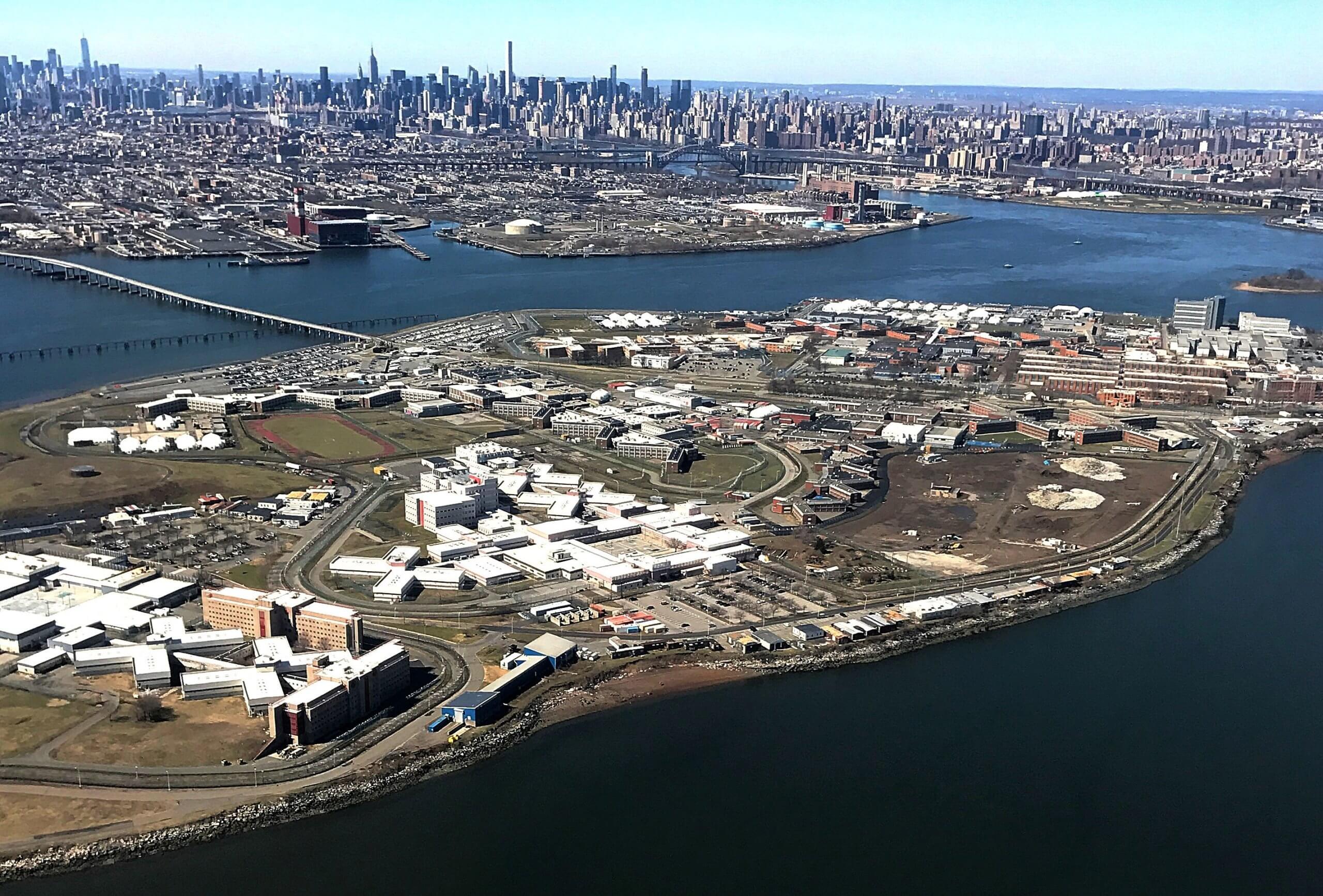 Emergency plan aims to help inmates, NYC 'get the hell' off Rikers Island: de Blasio 3