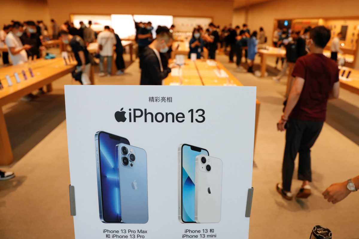 Apple iPhone 13 series goes on sale in Beijing
