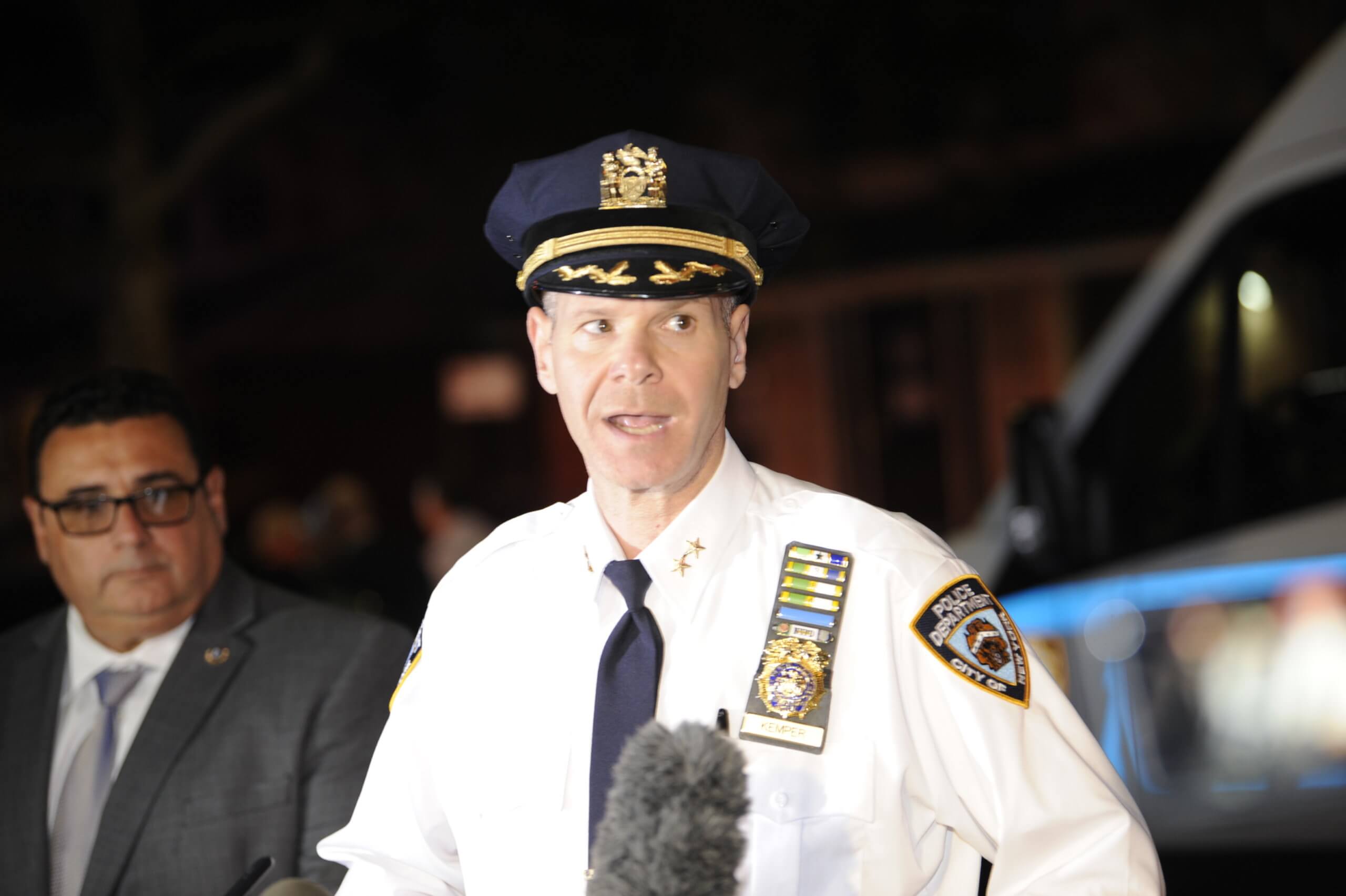 Off-duty Brooklyn cop allegedly shoots two women, killing one of them, in apparent love triangle 4