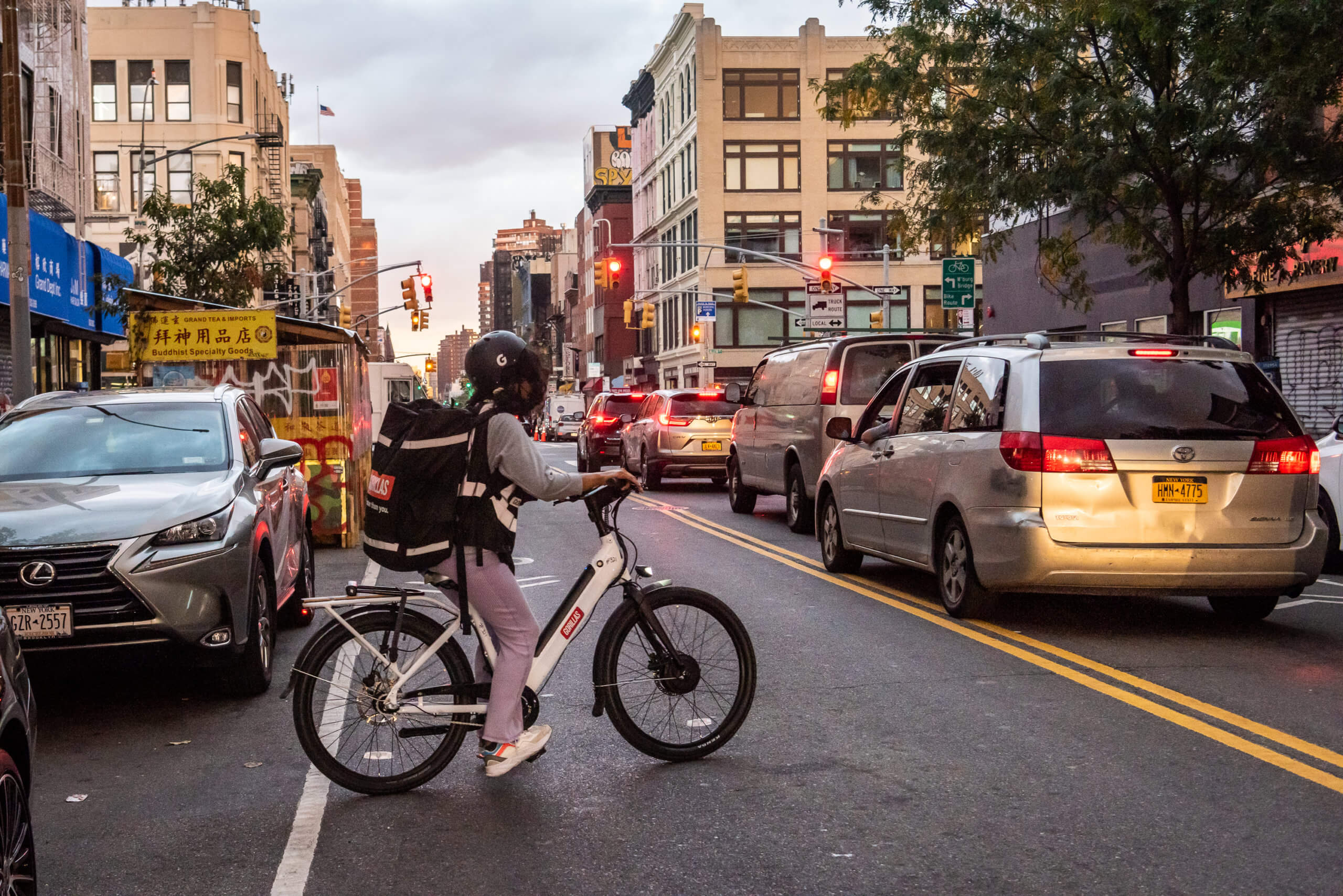 Bodega owners ask NYC for help as grocery delivery apps expand in Five Boroughs 4 grocery delivery rider