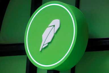FILE PHOTO: The logo of Robinhood Markets, Inc. is seen at a pop-up event on Wall Street after the company’s IPO in New York City