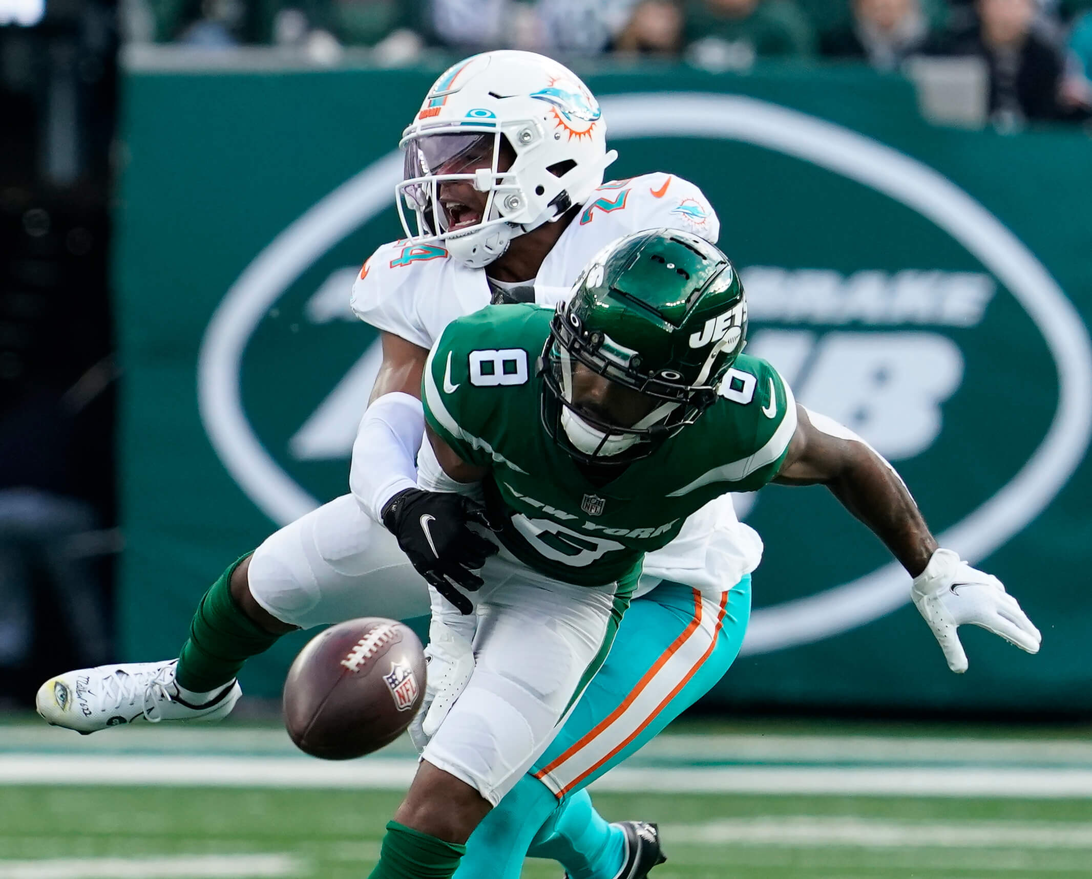 Jets can't get past Dolphins despite Elijah Moore's big day 3